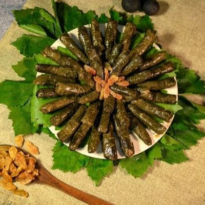 vine leaves plate