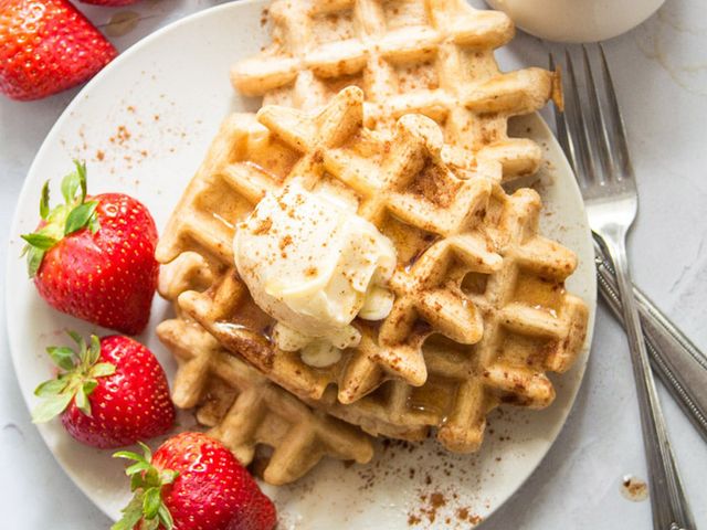 Lotus With Banana Waffle