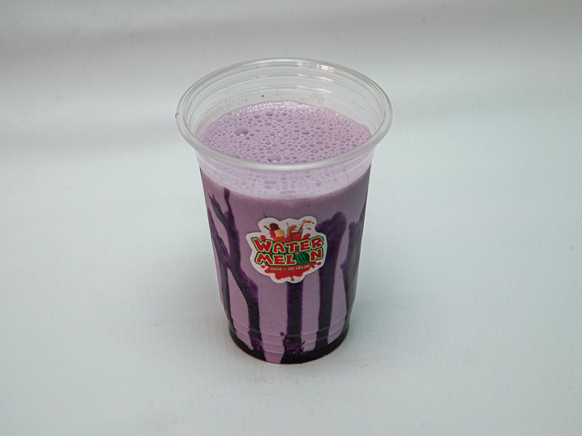 Large Berry Yogurt Milkshake