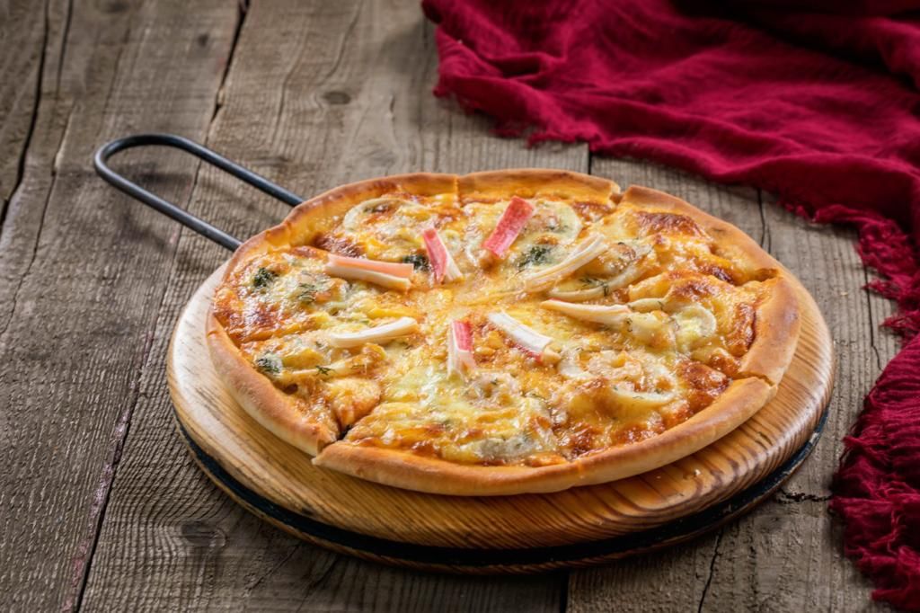 Seafood Pizza