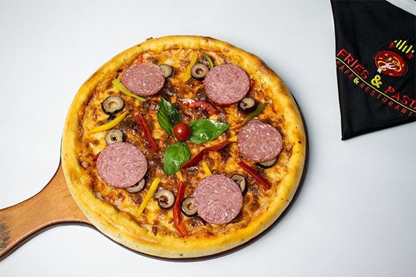 Salami Pizza