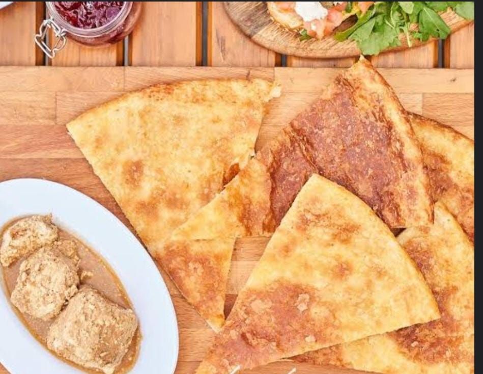 Meshaltet With Old Cheese