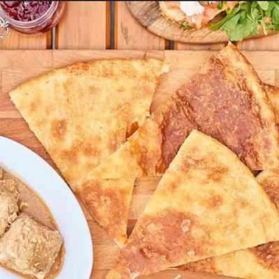 Meshaltet With Old Cheese