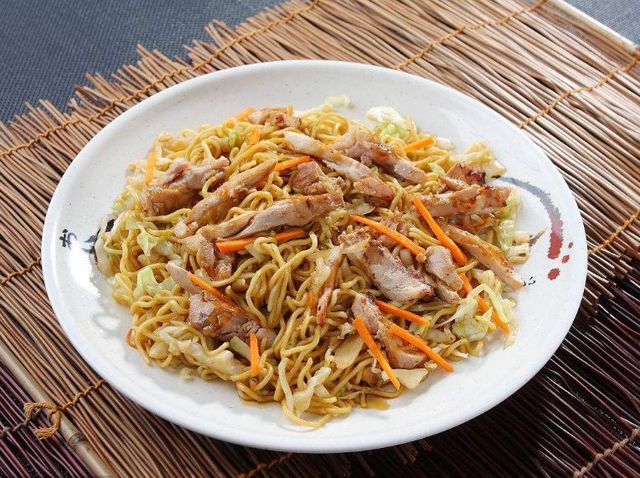 Fried Noodles With Chicken