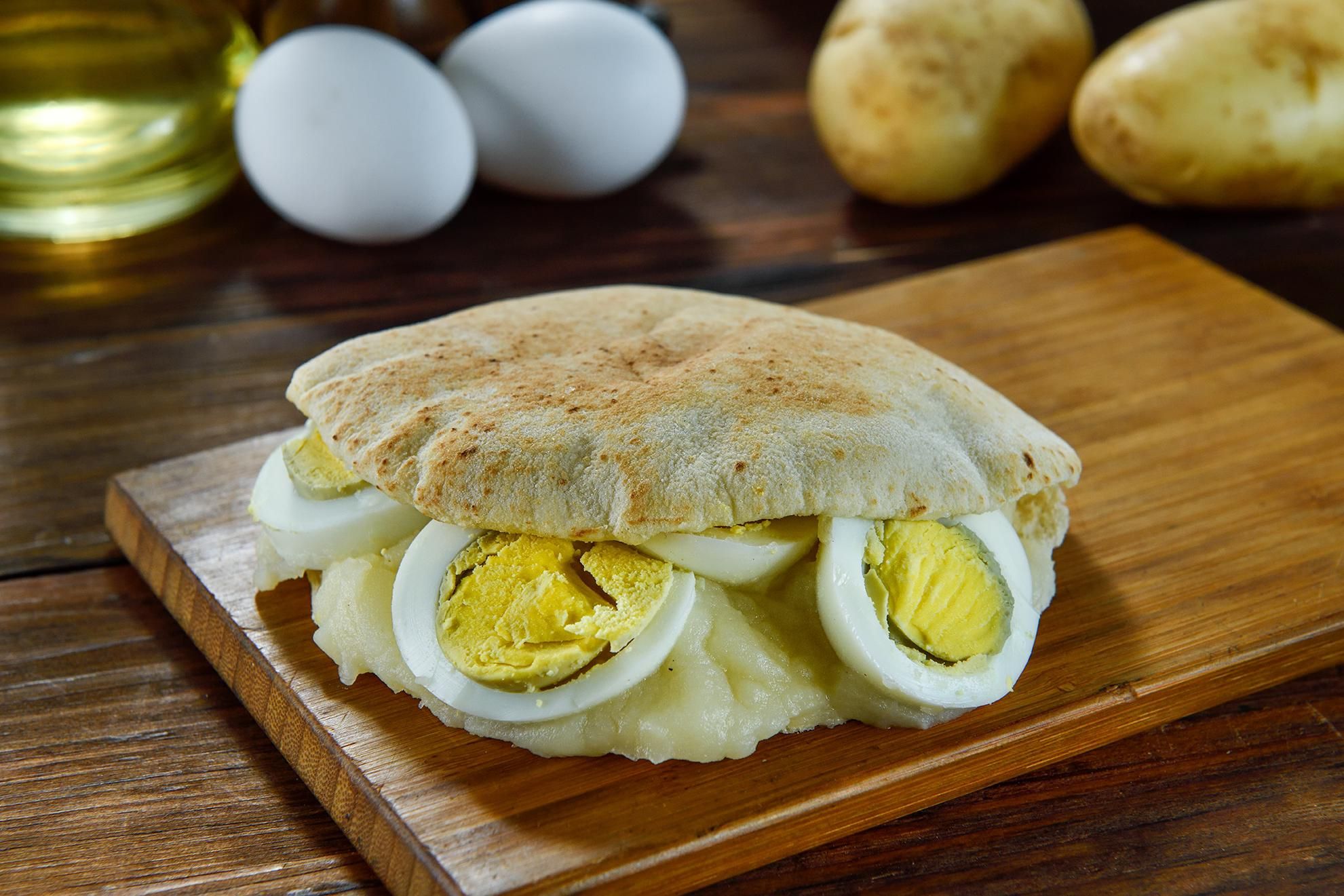 Potato Puree With Eggs Sandwich