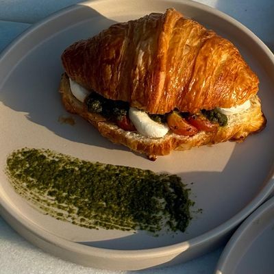 Caprese Croissant