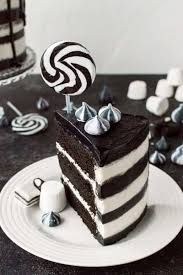 White And Black Gateau