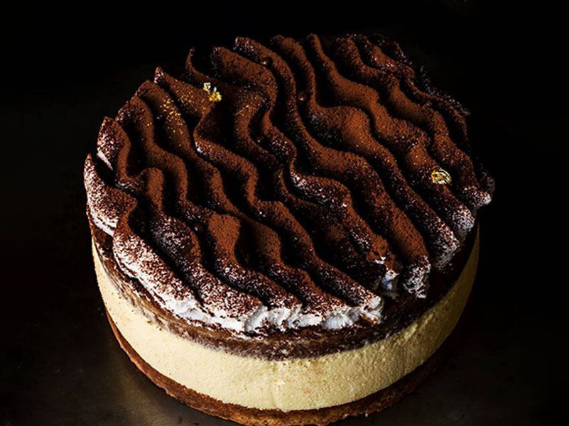 Full Tiramisu Cake