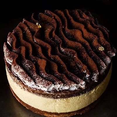 Full Tiramisu Cake