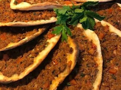 Kilo Safiha With Tomatoes