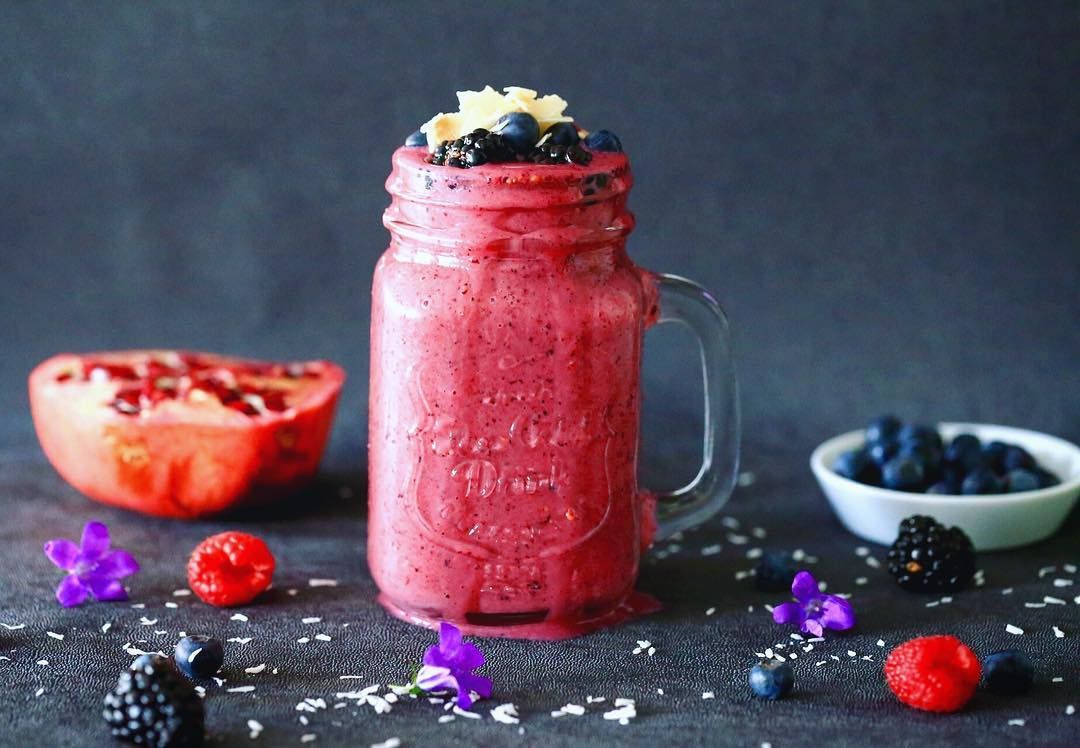 Yogurt with Berry Milkshake