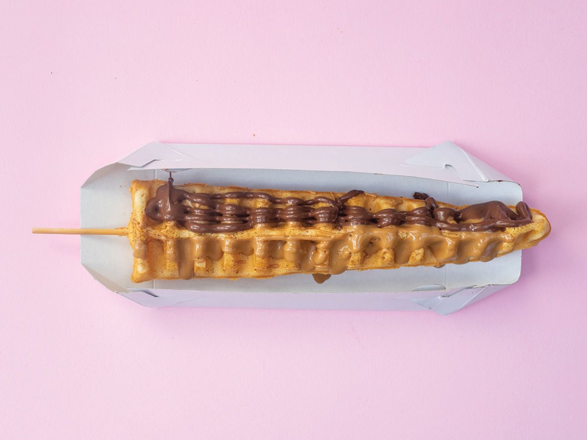 Mix Nutella And Lotus Waffle Stick