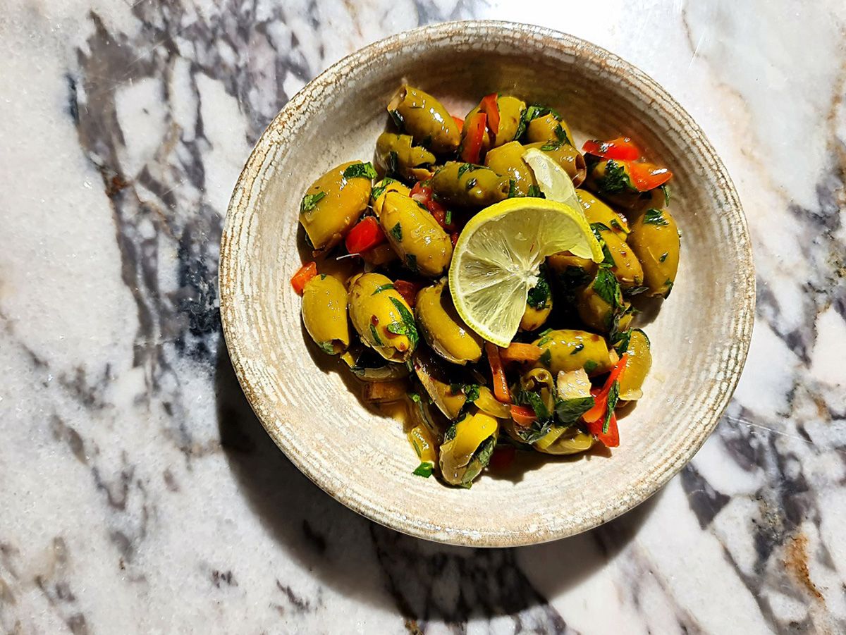 Zeytin Salatasi