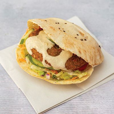 Zalat Ta'ameya Sandwich