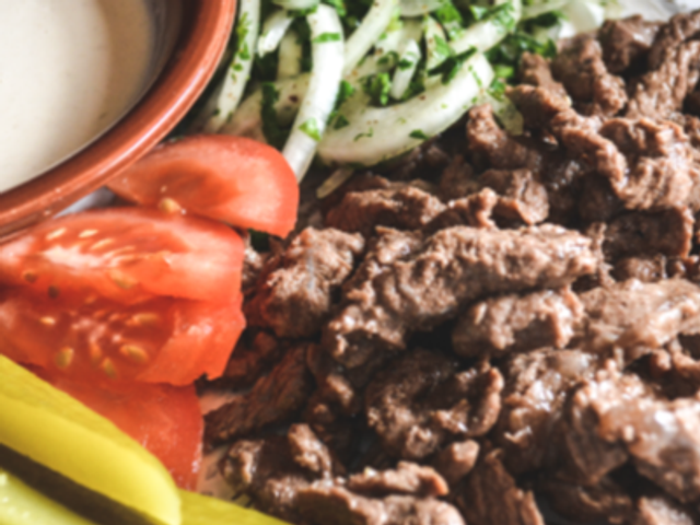 Order 1/4 Kilo Meat Shawerma Meal and Get Item For 10 EGP Only
