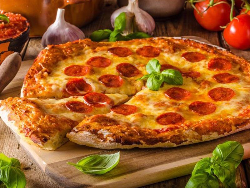 Salami Pizza