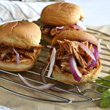 Chicken Shawarma Bun Sandwich With Pickles And Juice Offer