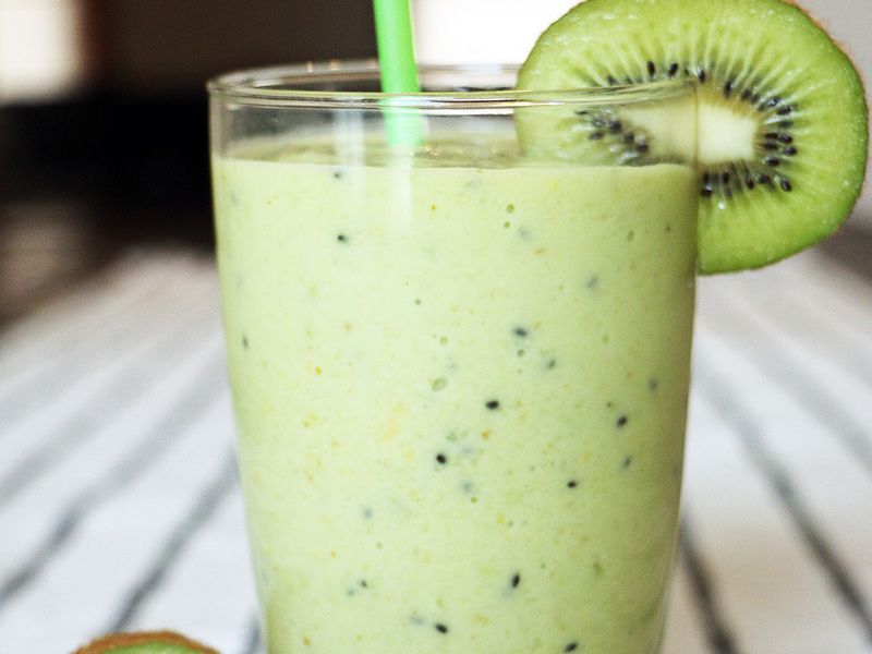Avocado With Kiwi Cocktail