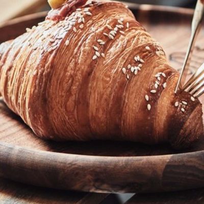 Beef BCN And Cheddar cheese Croissant