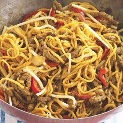 N07- Singapore Noodles with Beef