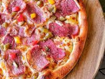 Medium Smoked Beef Pizza