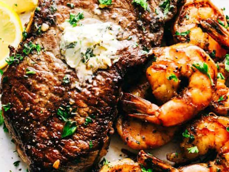 Grilled Beef Fillet And Shrimp With Crab Sauce