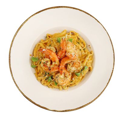 Bisque shrimp fettuccine pasta