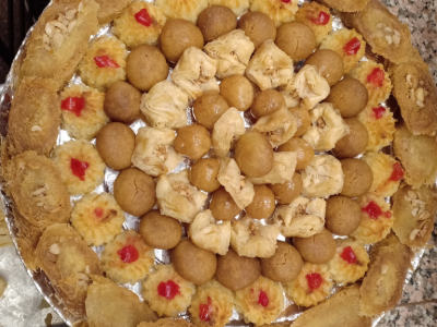 Mixed Desserts With Nuts