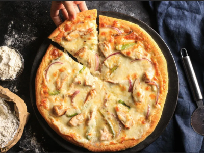 Chicken White BBQ Sauce Pizza
