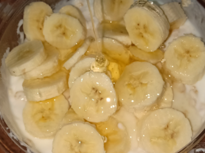 Fruits Yogurt With Oats And Honey