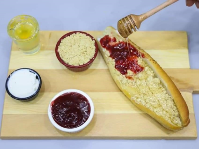 Halawa Sandwich With Qeshta