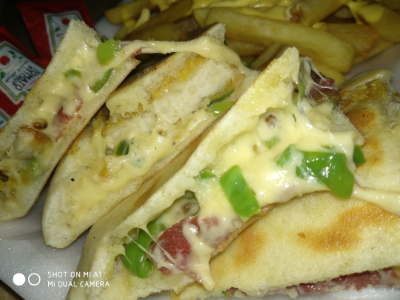 Pastrami Pizza Sandwich