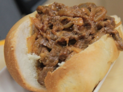 Meat With Onions Sandwich