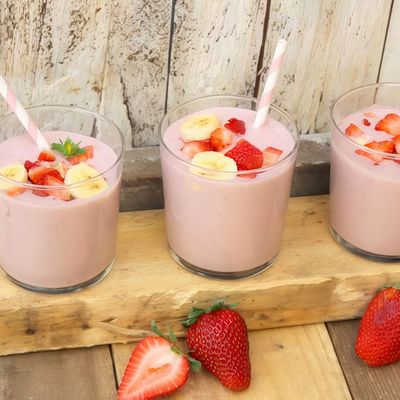 Strawberry With Banana Pieces Juice