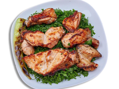 1/2 Kilo Shish Tawook Meal With Bread And Salad With Bread And Salad