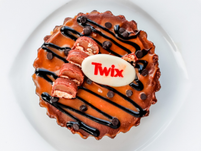 Twix Chocolate Tart