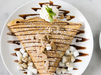 Marshmallow With Fruits Crepe