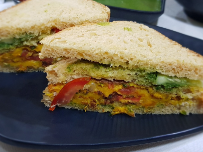 Omelette Sandwich With Vegetables