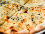 Quattro Formaggi Pizza