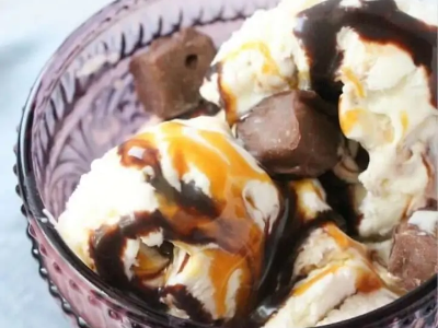 Snickers Chocolate With Ice Cream