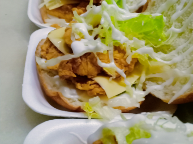 Chicken Burger Over Doze