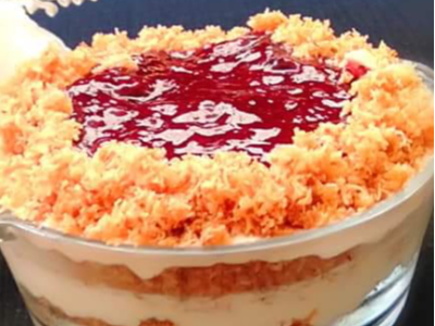 Kunafa With Strawberry Toping Cup