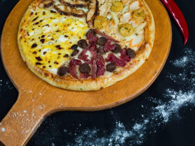 Mix Meat Madera Pizza