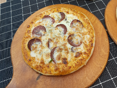 Salami Pizza
