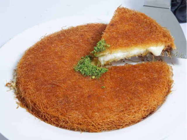 كنافة بين نارين بالجبنة