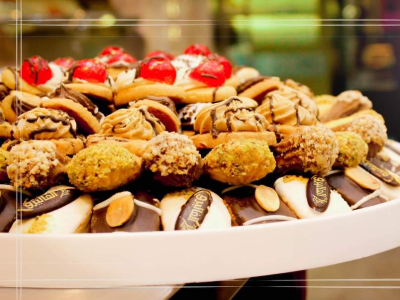 Lux Petit Four