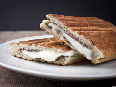 Hawawshi With Mozzarella Cheese
