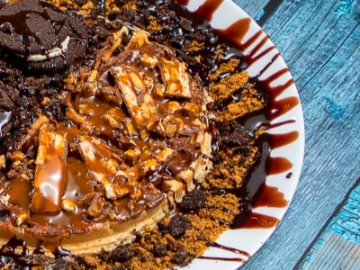 Nutella Chocolate With Snickers Chocolate And Oreo Waffle