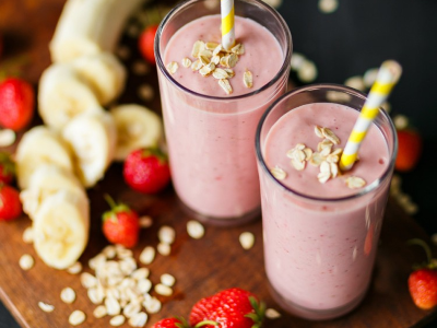 Strawberry With Oats Smoothie