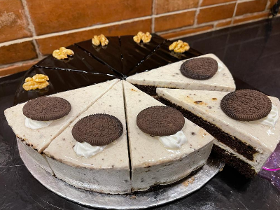 Fudge Cake With Oreo
